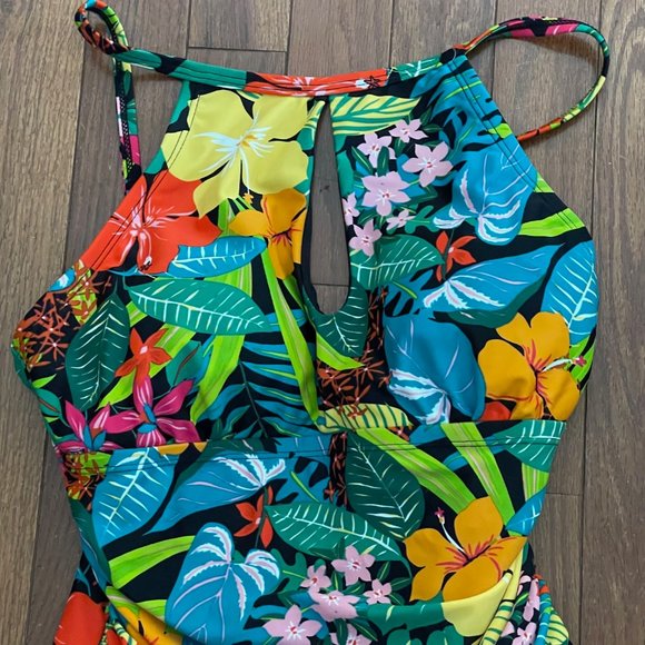 New Ellen Tracy Green Floral Swimsuit Size 8 - Picture 9 of 12